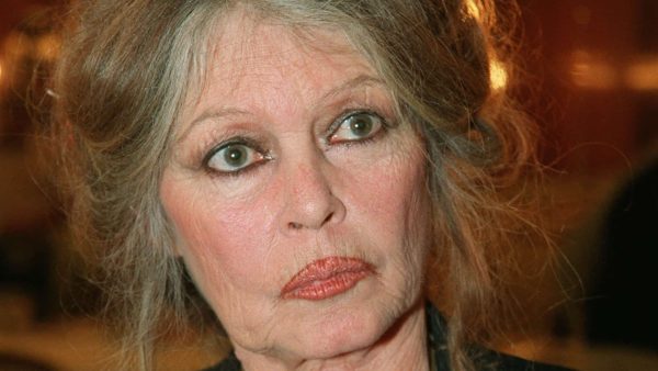 Brigitte Bardot : les commandes de son cercueil tout spécial explosent