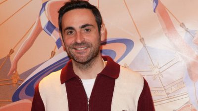 Camille Combal, l’anti showbiz - Public