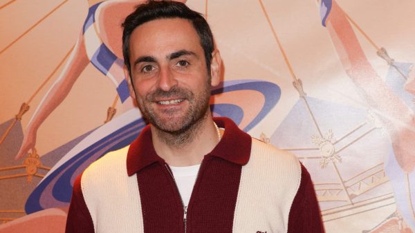 Camille Combal, l’anti showbiz - Public