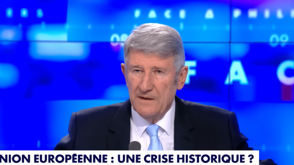 CNews : Philippe de Villiers menace de quitter la chaîne