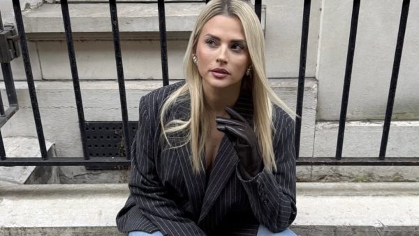 Kelly Vedovelli est enceinte de son premier enfant