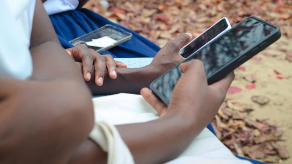 Côte d’Ivoire: les micro-dramas chinois, ces mini-séries qui vous rendent accros