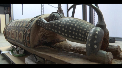 La France restitue un tambour parlant de l'ère coloniale à la Côte d'Ivoire