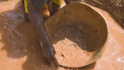 Guinée: l'effondrement d'une mine d'or artisanale fait au moins onze morts dans l'est du pays