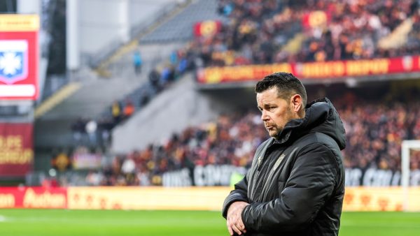 Ligue 1- RC Lens : Pierre Sage aborde le « piège » et le déplacement au Paris FC
