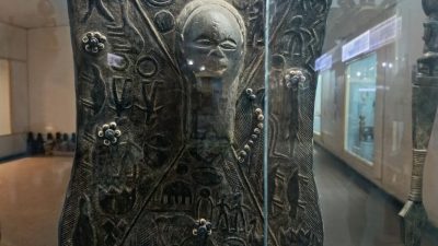 RDC: le Lukasa, une tablette traditionnelle pour raconter l'histoire du peuple Baluba - Reportage Afrique