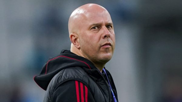 Liverpool FC : Arne Slot craint une longue période d’indisponibilité pour Wataru Endo