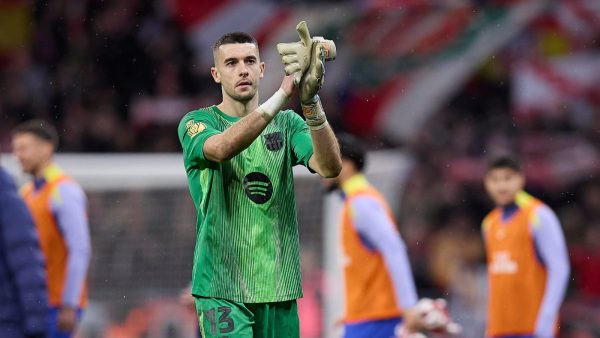 FC Barcelone : Joan Garcia inquiète