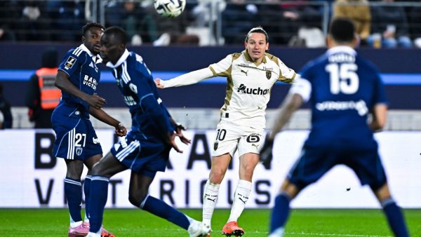 Ligue 1 (J22) : le RC Lens bat le Paris FC et redevient leader devant le PSG