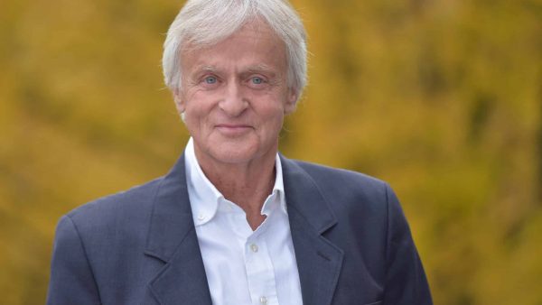 Les Enfoirés : les anciens candidats de la Star Academy violemment taclés par Dave, la production intervient