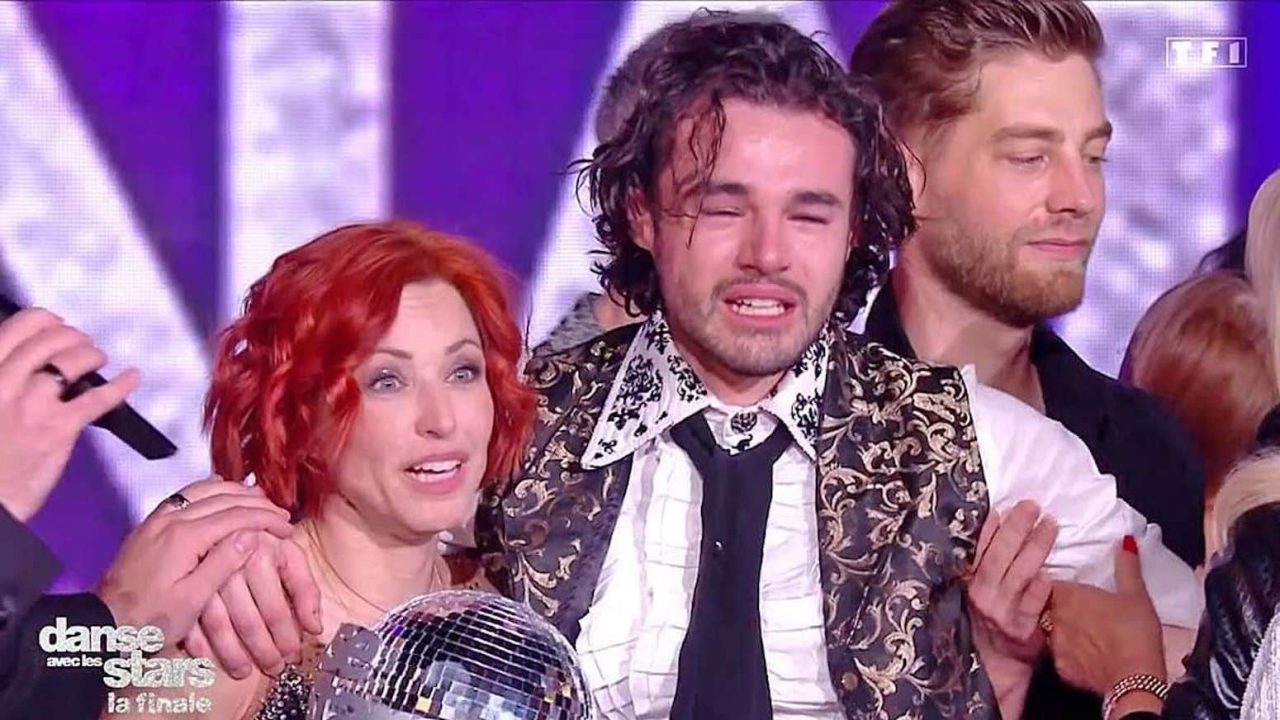 Natasha St-Pier : son trophée de Danse avec les stars au fond des toilettes