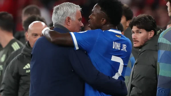 Real Madrid / Vinicius Jr accuse Mourinho de racisme : Mourinho réagit fermement