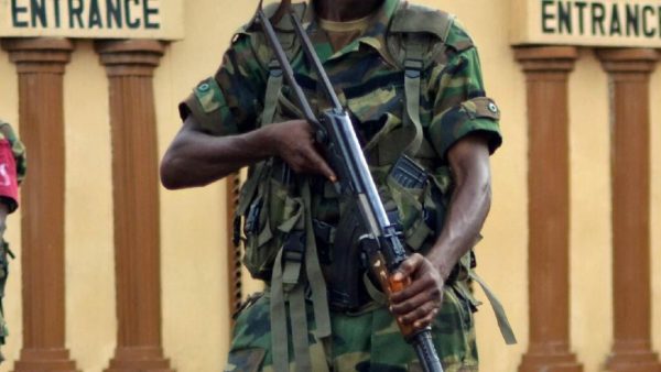 La Sierra Leone annonce la libération de ses soldats et policiers arrêtés par l'armée guinéenne