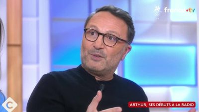 Arthur, sa magnifique déclaration à sa fille risque de déplaire à ses deux fils : "J'ai fait deux brouillons pour atteindre la perfection"