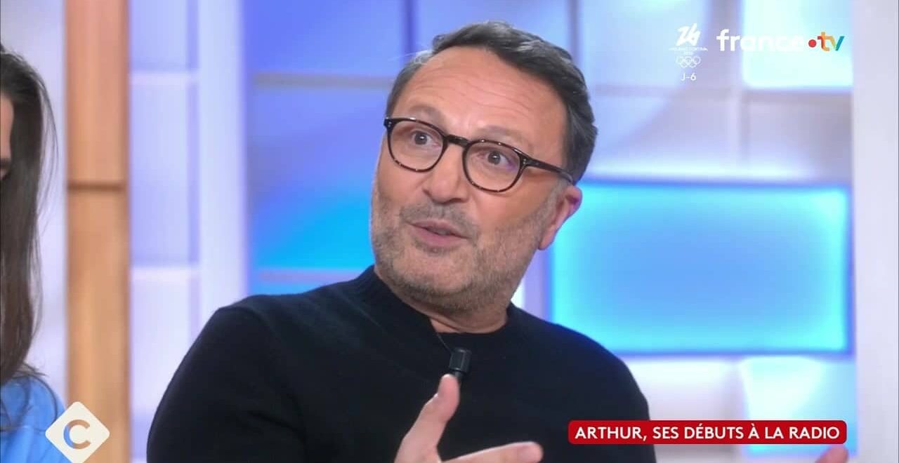Arthur, sa magnifique déclaration à sa fille risque de déplaire à ses deux fils : "J'ai fait deux brouillons pour atteindre la perfection"