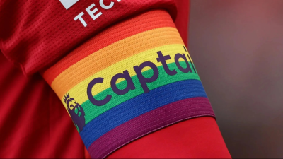 Une star de la Premier League reproche à son club de l’avoir fait paraître g.ay