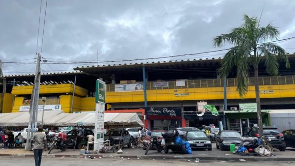 En Côte d'Ivoire, la plus célèbre friperie d'Abidjan démolie au nom de «l'ordre urbain»