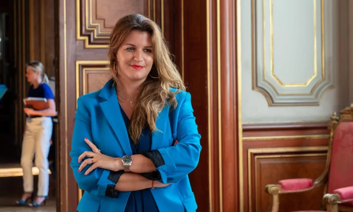 "5 pièces et 2 caves..." Marlène Schiappa a jeté son dévolu sur son appartement parisien pour un projet étonnant