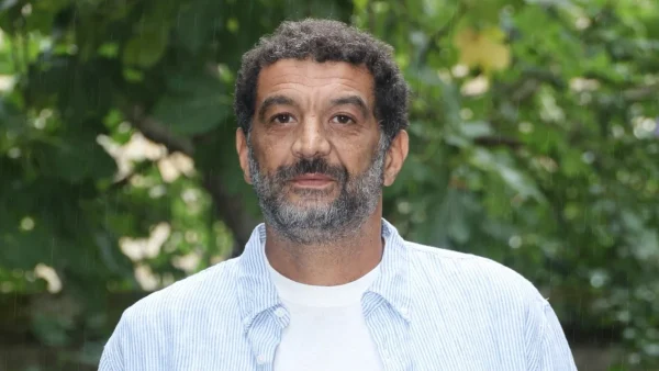 Ami d’Eric Judor, Ramzy, abusé enfant dans un “bahut catholique”: “Des mains, des caresses”