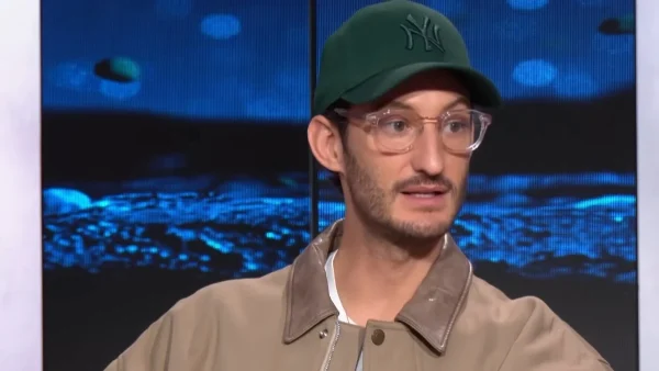 Pierre Niney très franc sur ce moment délicat, il n’en menait pas large, “Des trucs très bizarres”