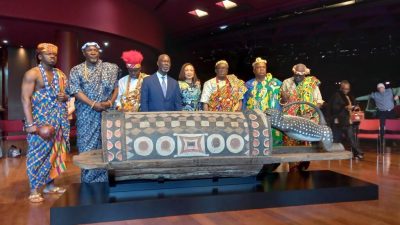 Côte d’Ivoire: le tambour parleur autorisé à retrouver les siens qui l’attendent depuis 110 ans