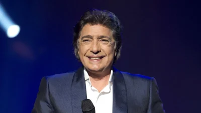 Frédéric François "obligé" de garder son mariage secret sur demande de sa maison de disques, "Je l'ai mal vécu"