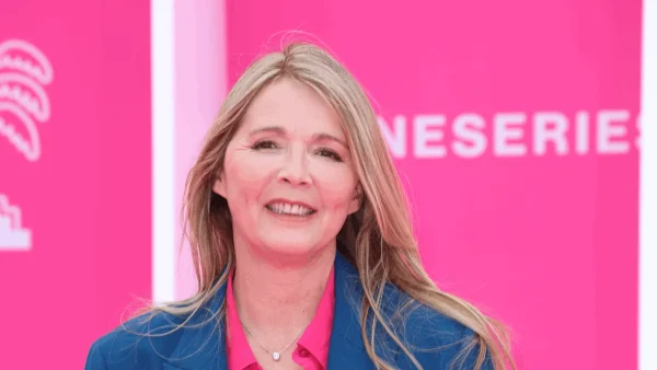 Hélène Rollès, à 59 ans, ses goûts musicaux étonnant : "J'adore le rap et NTM"