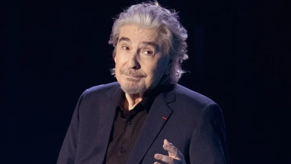 Serge Lama (82 ans), bouleversé, face à la mort de son camarade Johnny Hallyday