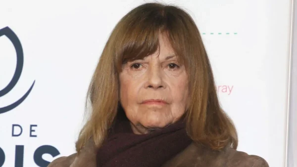 Mariée à Jean-Jacques Debout, Chantal Goya (83 ans) avoue son vice : "Quand il est pas là, je me tape..."
