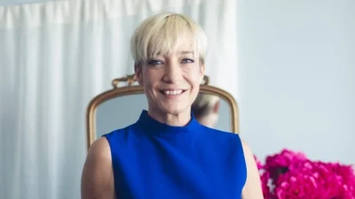 Mariée et mère de famille, Estelle Dossin (53 ans) sans filtre sur sa "pratique quotidienne"