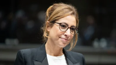 Léa Salamé sans tabou sur son salaire au JT de 20H, le montant va vous surprendre