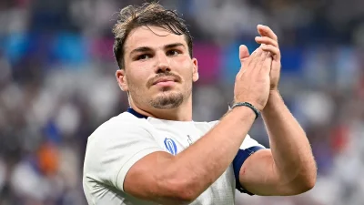 "Un gay dans l'équipe...", le chéri d'Iris Mittenaere fait des aveux troublants