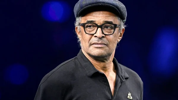 "Il me tient quasi séquestrée"