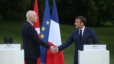 Tunisie: l'immigration au centre de l'entretien téléphonique entre les présidents Saïed et Macron