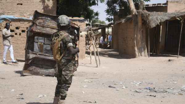 Niger: la junte au pouvoir annonce vouloir encadrer et former des groupes locaux d’autodéfense