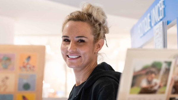 "Démerde-toi connasse !", l’ex-Miss France, Élodie Gossuin, victime de commentaires d’une violence inouïe depuis le récit de ses vacances à Dubaï