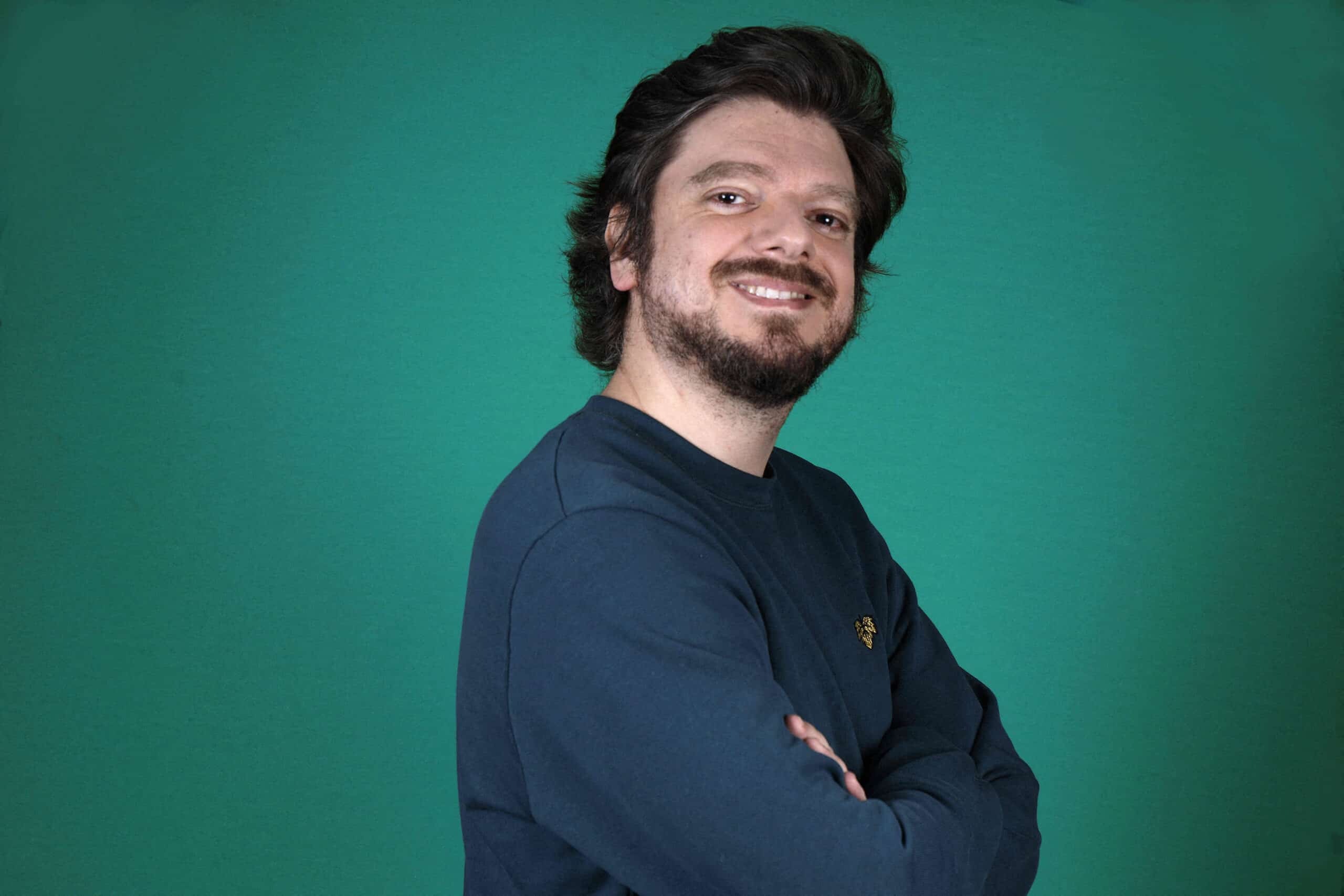 Greg Guillotin revient sur W9 avec Le pire stagiaire, un peu plus d’un an après la fermeture de C8
