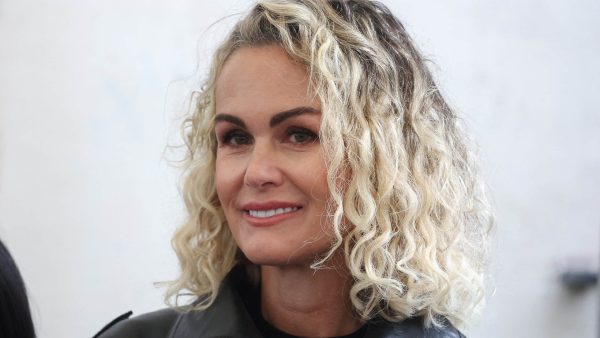 Laeticia Hallyday : après la vente de la Savannah, à Marnes-la-Coquette, elle met le cap vers Paris, mais pas à l’endroit où on l’attendait