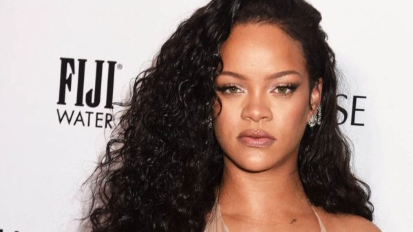 Rihanna, victime d’une fusillade : la chanteuse quitte en urgence sa ville