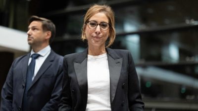 "Ce n’est pas normal qu’on ait pensé à elle" : Léa Salamé au JT de 20H, une star du PAF sort la sulfateuse