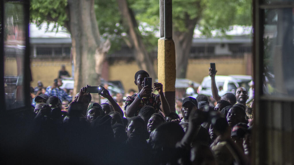 RDC: les autorités sévissent face aux dérives des réseaux sociaux
