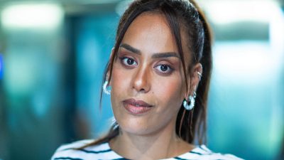 Amel Bent, membre des Enfoirés depuis 2006, les quitte après un décès