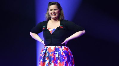 Élodie Poux à cinq dans un deux pièces : comment elle a grandi dans l'Essonne avec sa famille