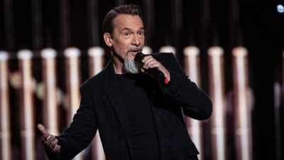 Florent Pagny pris en photo dans une clinique de chirurgie esthétique : sa femme a gagné le gros lot