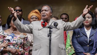 Le président congolais Denis Sassou-Nguesso, ici photographié à Brazzaville le 15 mars 2026, a été réélu à son poste. Sa victoire a été annoncée le 17 mars 2026.