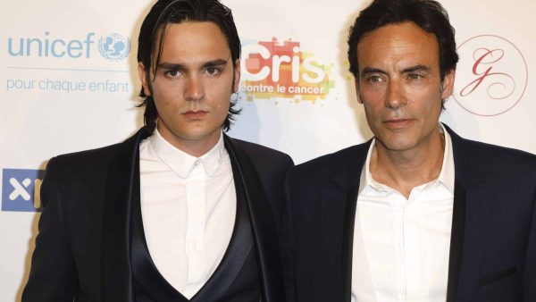 Héritage d’Alain Delon : Alain-Fabien, le plus jeune de la fratrie, accuse désormais Anthony, l’aîné, d’avoir fait tuer son chien