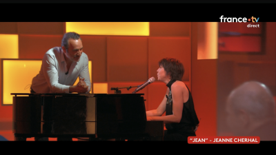 Jean Dujardin, le coup de foudre dans C à Vous ? L’acteur rouge de gêne et totalement sous le charme de Jeanne Cherhal