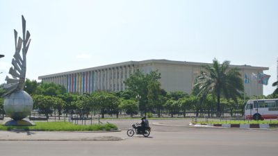 Palais du Peuple à Kinshasa, siège du Parlement de la RDC