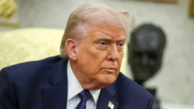 ce qu'elle réclame désormais en justice