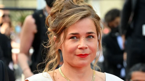 ce "vice intime" au plumard, "un peu cro-Magnon" qu'elle assume totalement